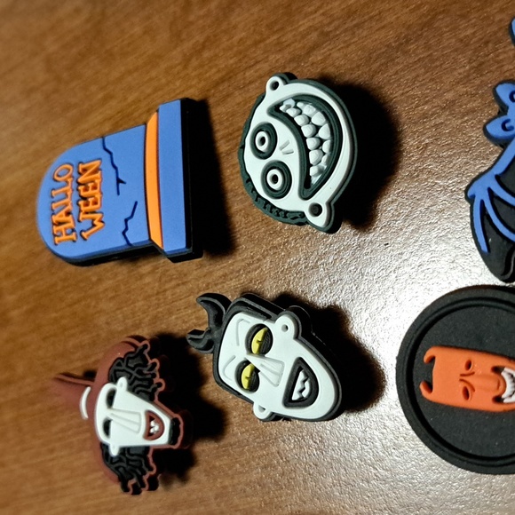 Halloween jibbitz  18ct/ BUNDLE ONLY 2or more items - Picture 3 of 5